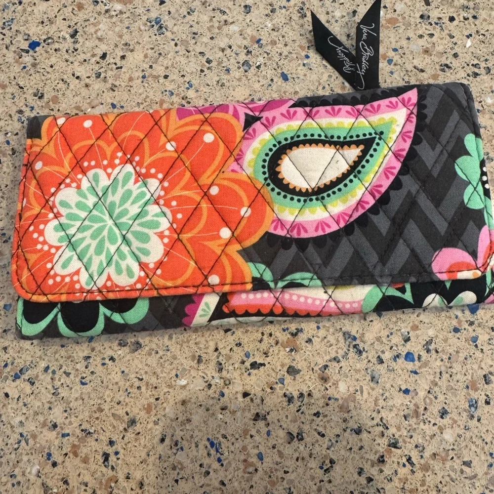 Vera Bradley Women's Floral Wallet - Multicolor NWOT Trifold
